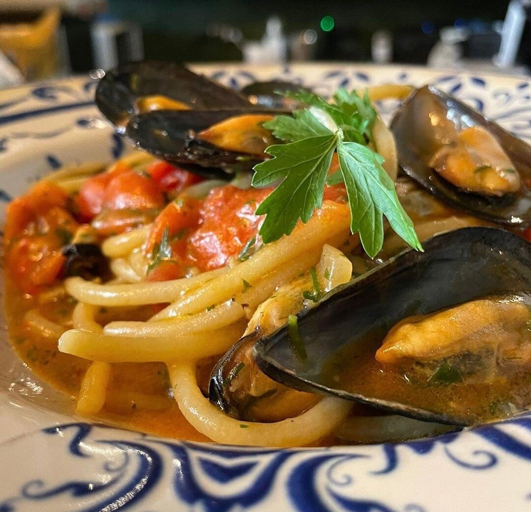 Spaghettoni con cozze e pomodorini